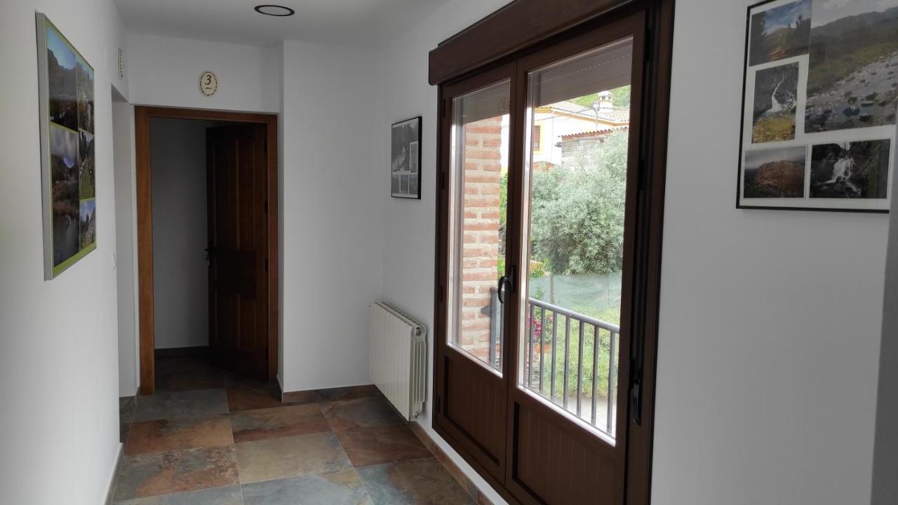 Casa Rural La Colmena Del Geoparque Navatrasierra Esterno foto