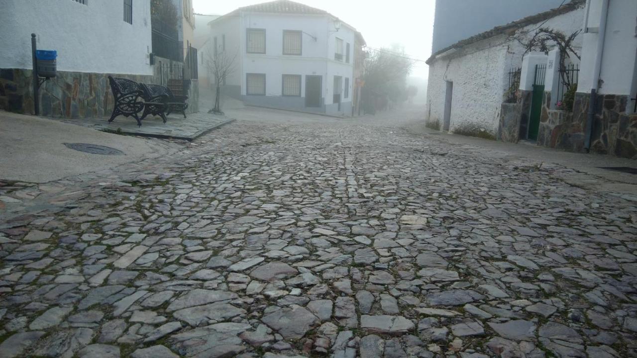 Casa Rural La Colmena Del Geoparque Navatrasierra Esterno foto